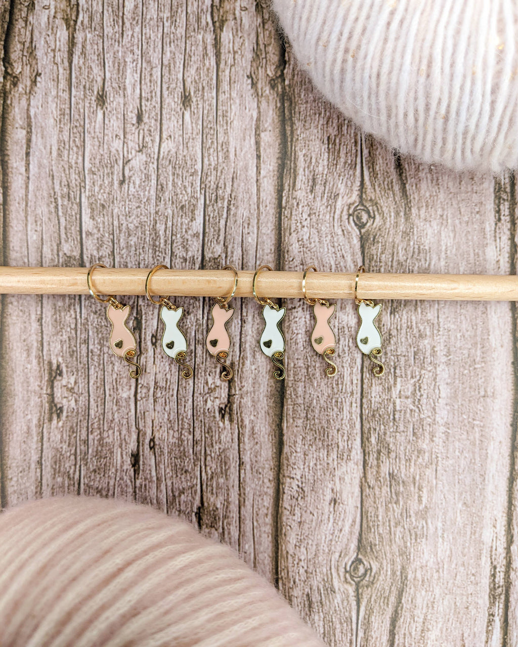Cats heart - stitchmarkers