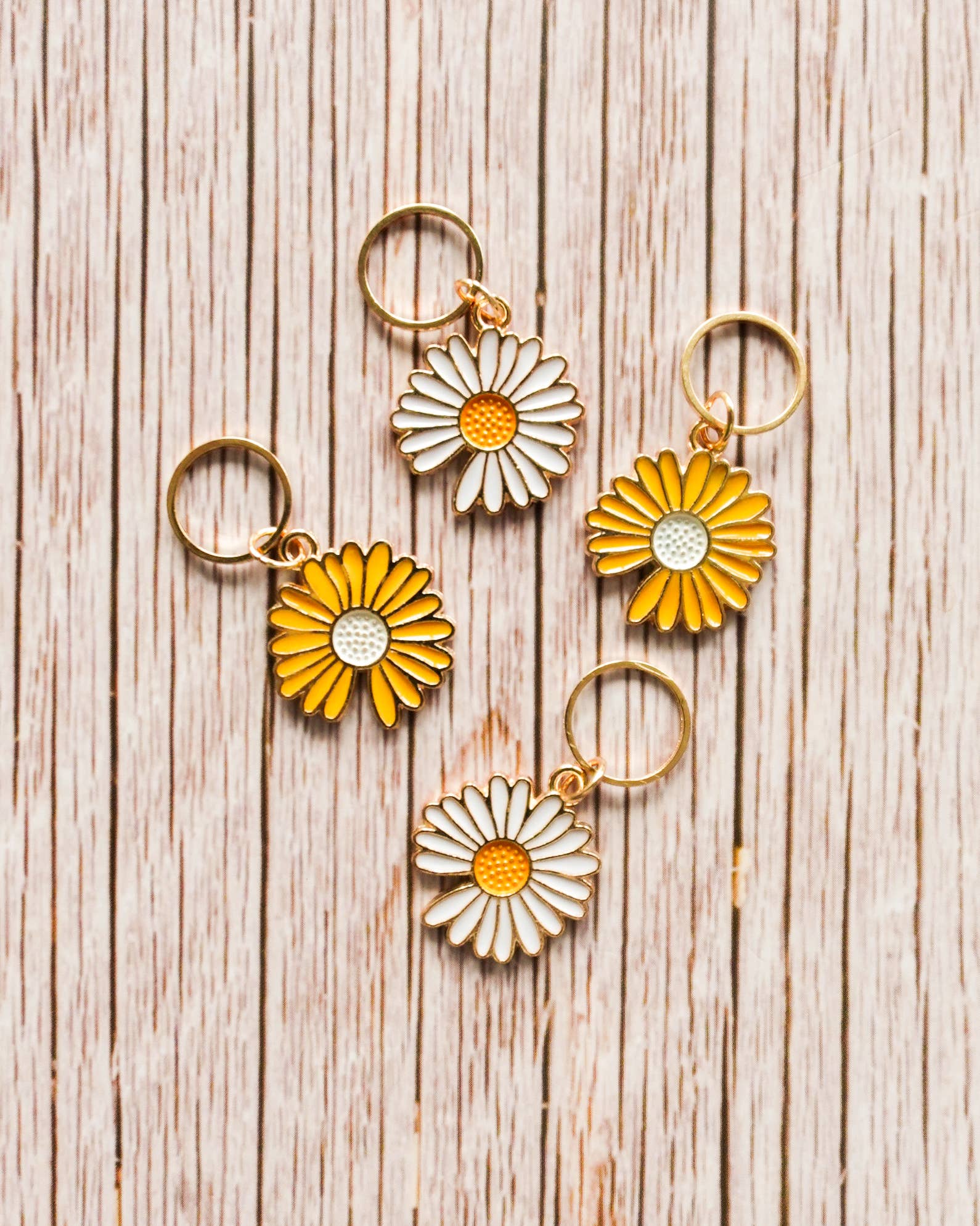 PRE ORDER: Daisy - stitchmarkers