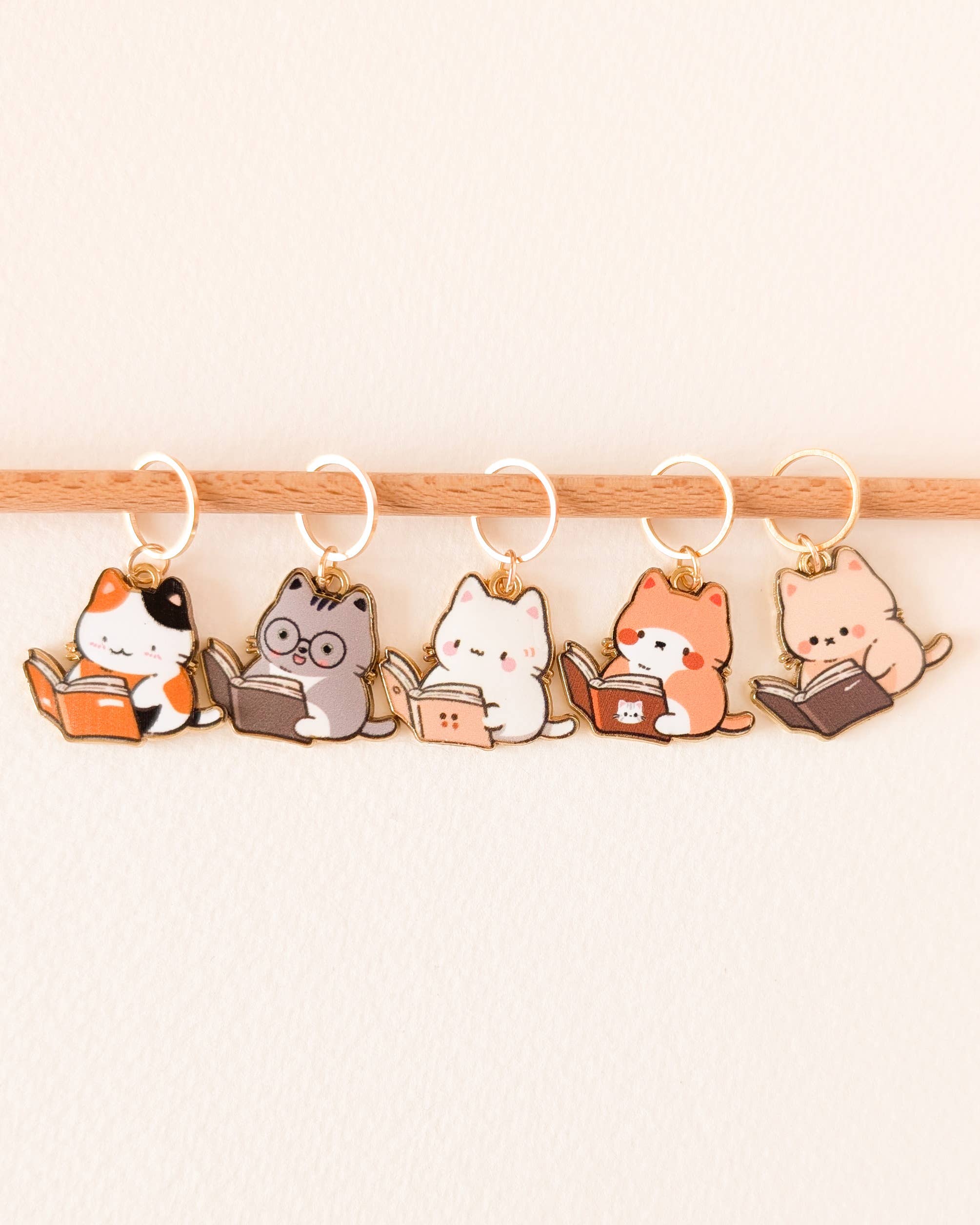 PRE ORDER: Little kitties - stitch markers