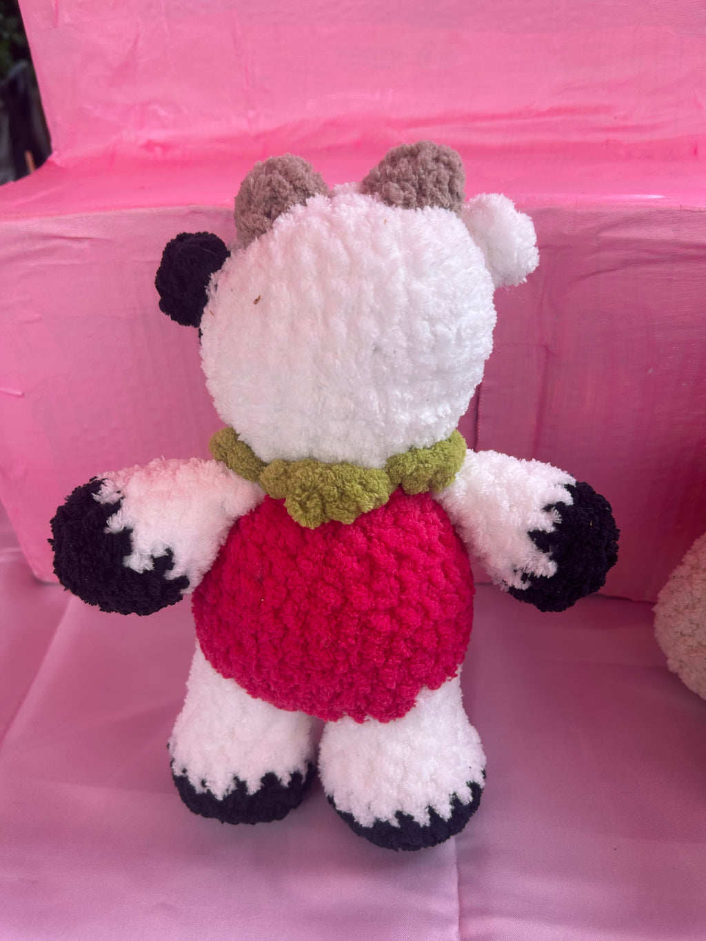 Cow - strawberry black