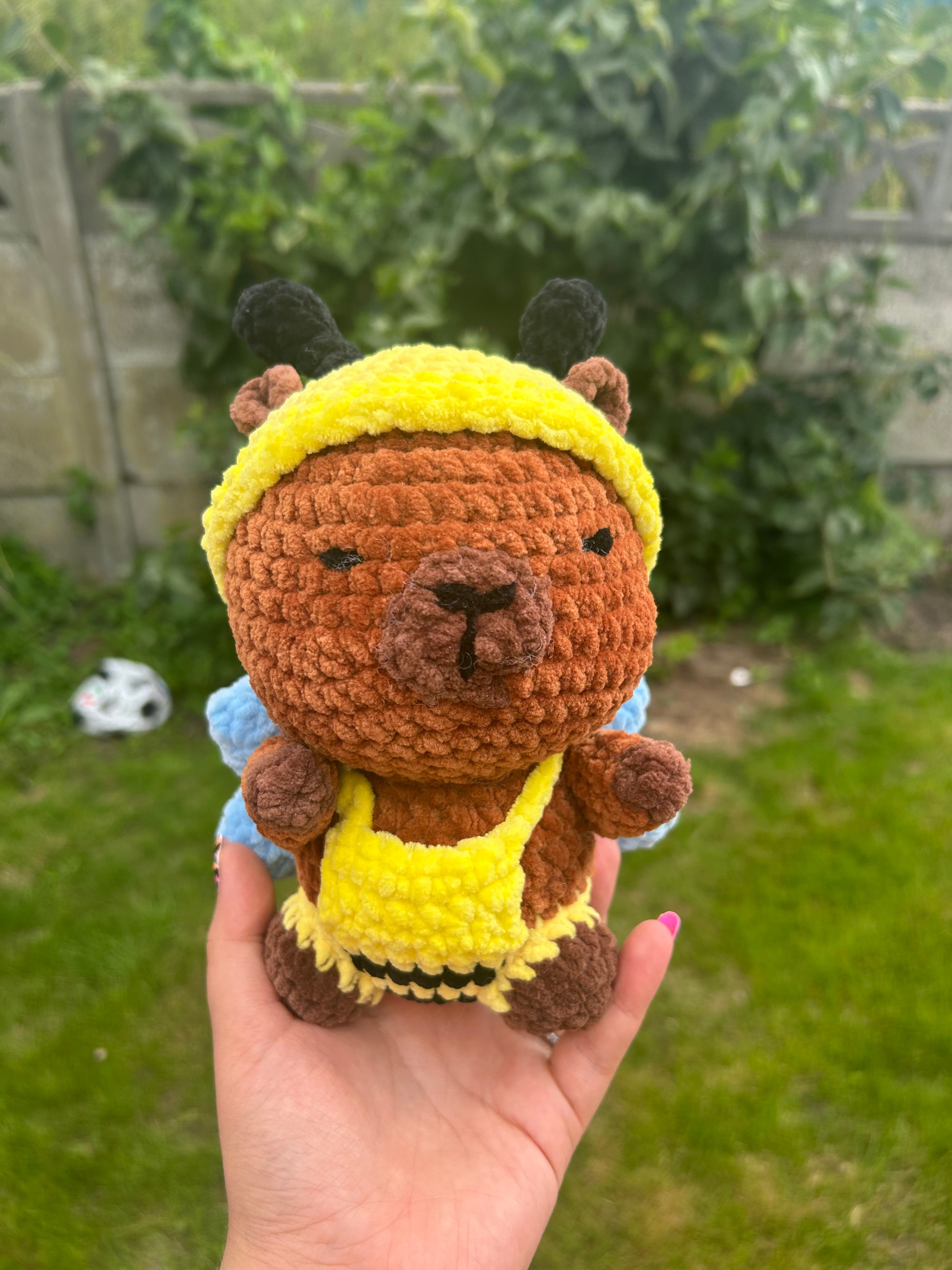 Capybara bee