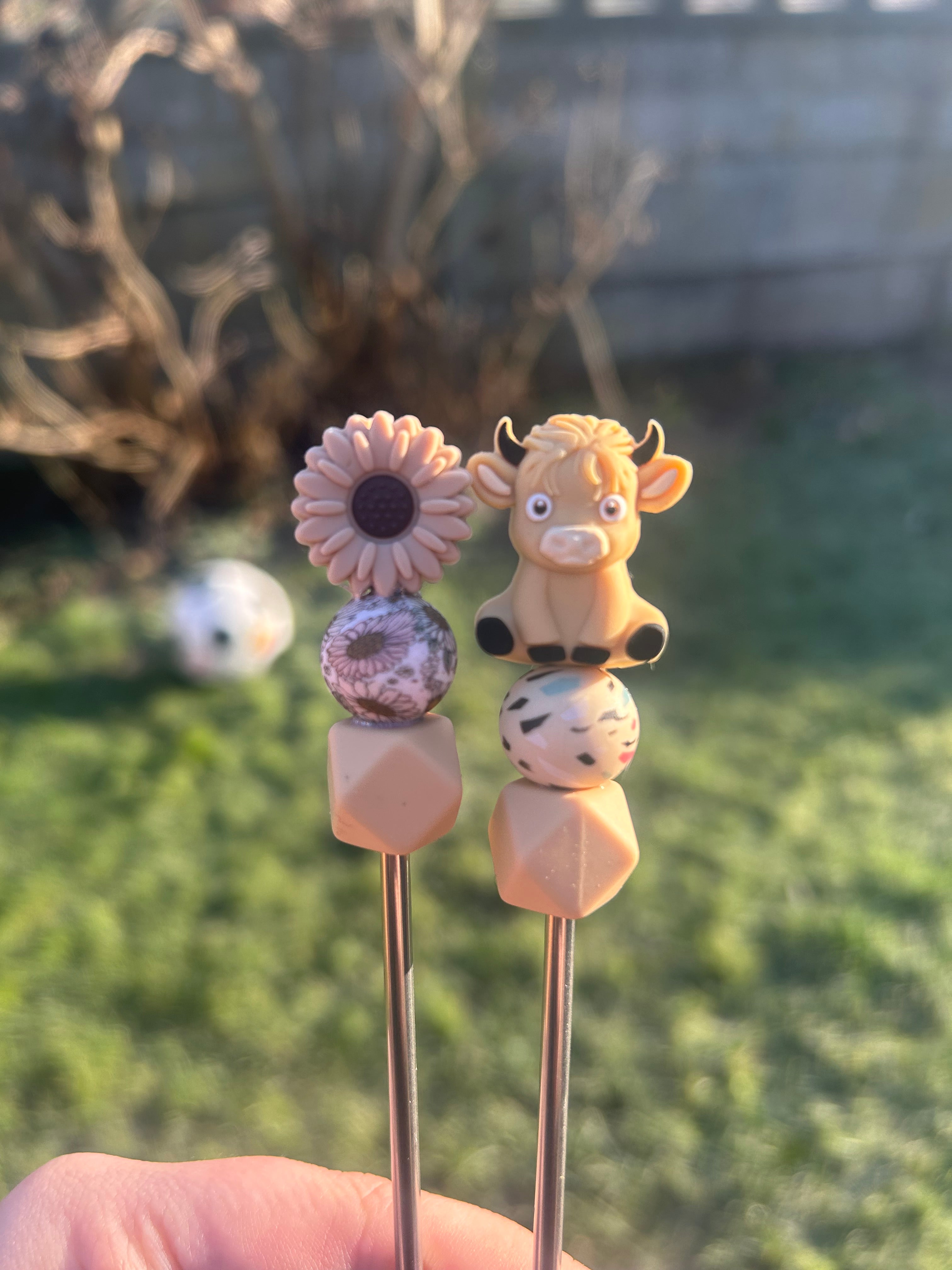 Magical farm brown - amigurumi sticks