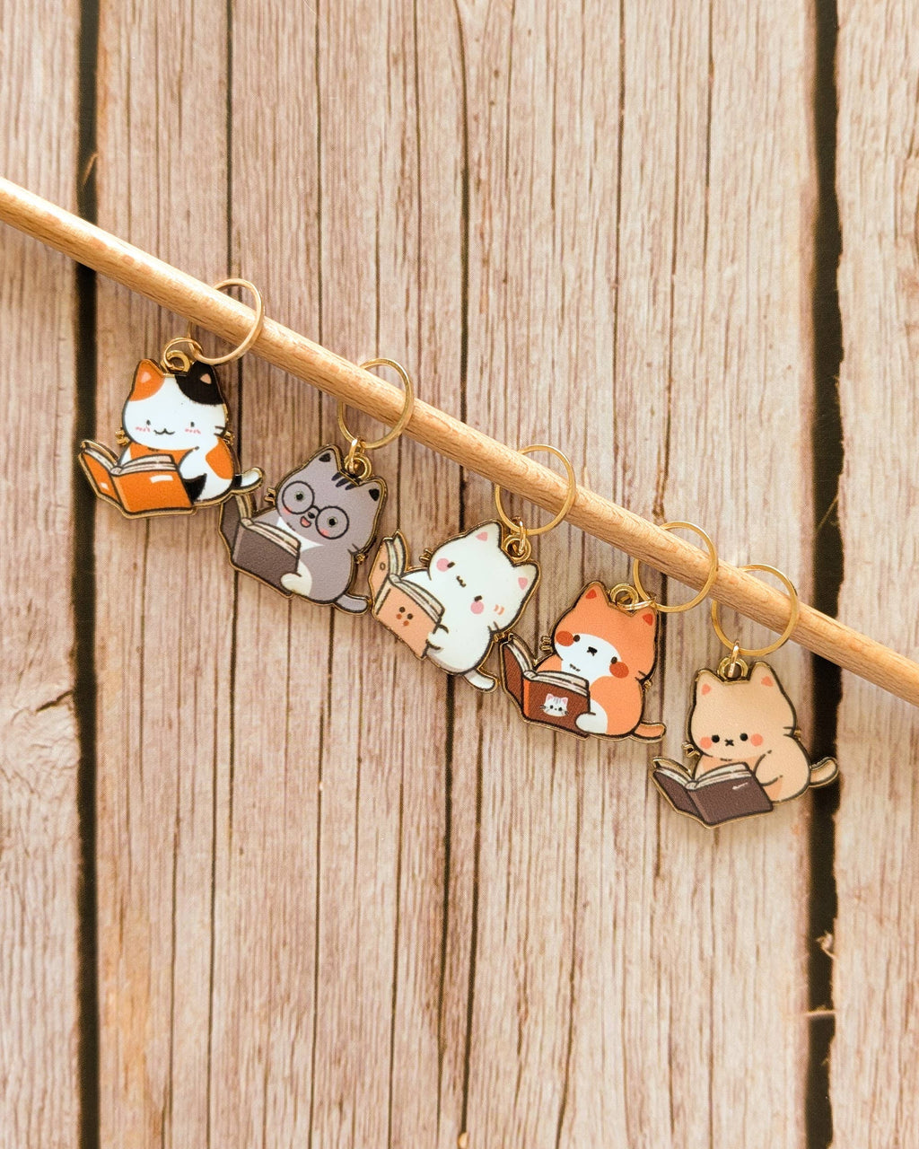 PRE ORDER: Little kitties - stitch markers